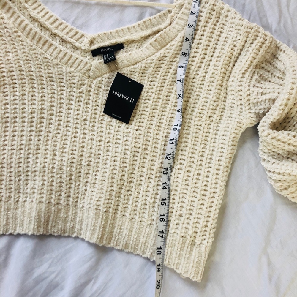 Forever 21 cream knitted V-neck sweater large - Picture 5 of 6